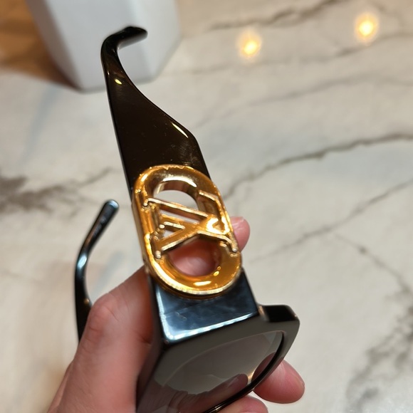 LV Link Square Sunglasses - Picture 17 of 17